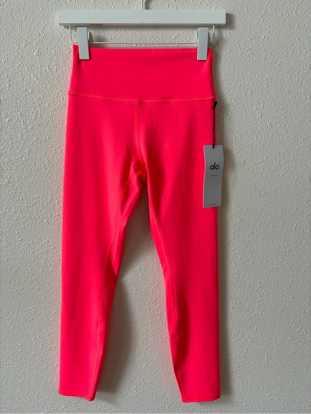 Alo 7/8 High Waist Airlift Legging Fluorescent Pink Coral Size Medium